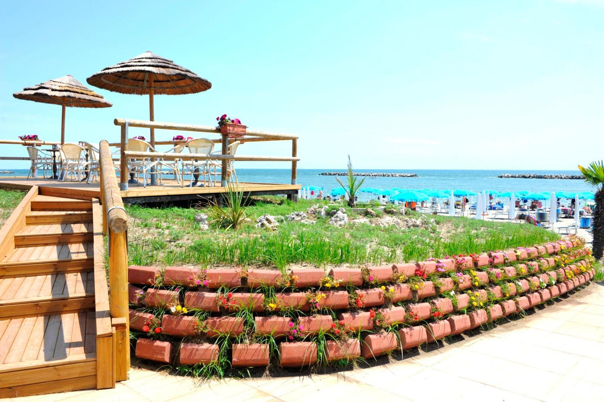 Airone Bianco Residence Village Lido delle Nazioni Zewnętrze zdjęcie